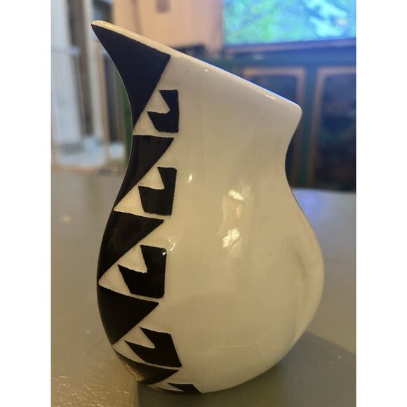 Vintage Signed Sioux Carved Pottery Vase Swift Eagle Native American Art Decor - Picture 4 of 7